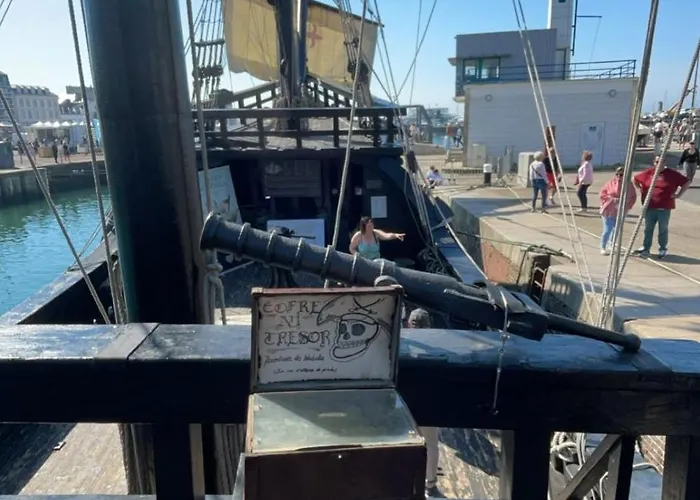 Dom wakacyjny Maison De Pecheur Proche Du Port,plage Et Commerces Chez Saja *